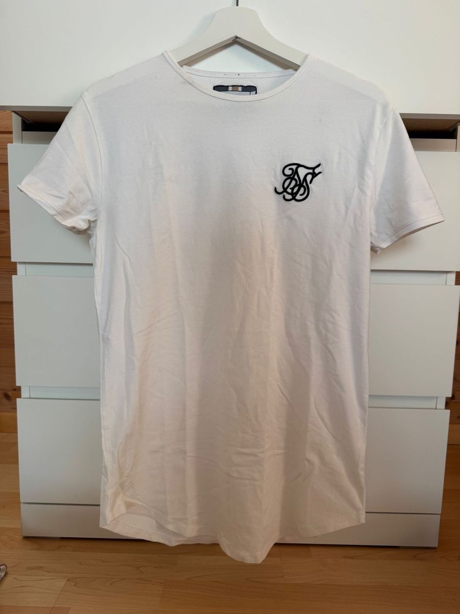 Siksilk T-shirt: Siksilk T-Shirt – Nuovo (secondo la descrizione) da Rubigen venduto da jer_5hkh