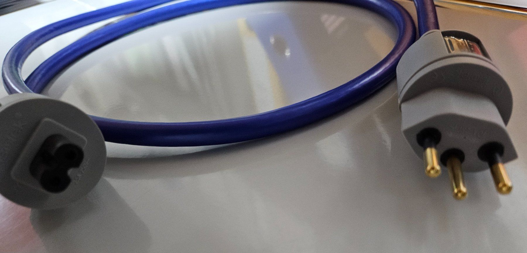 Isotek Cavi: 2 Hifi Kabel je 1,50 Meter – Usato da Schlosswil venduto da Markuh 1