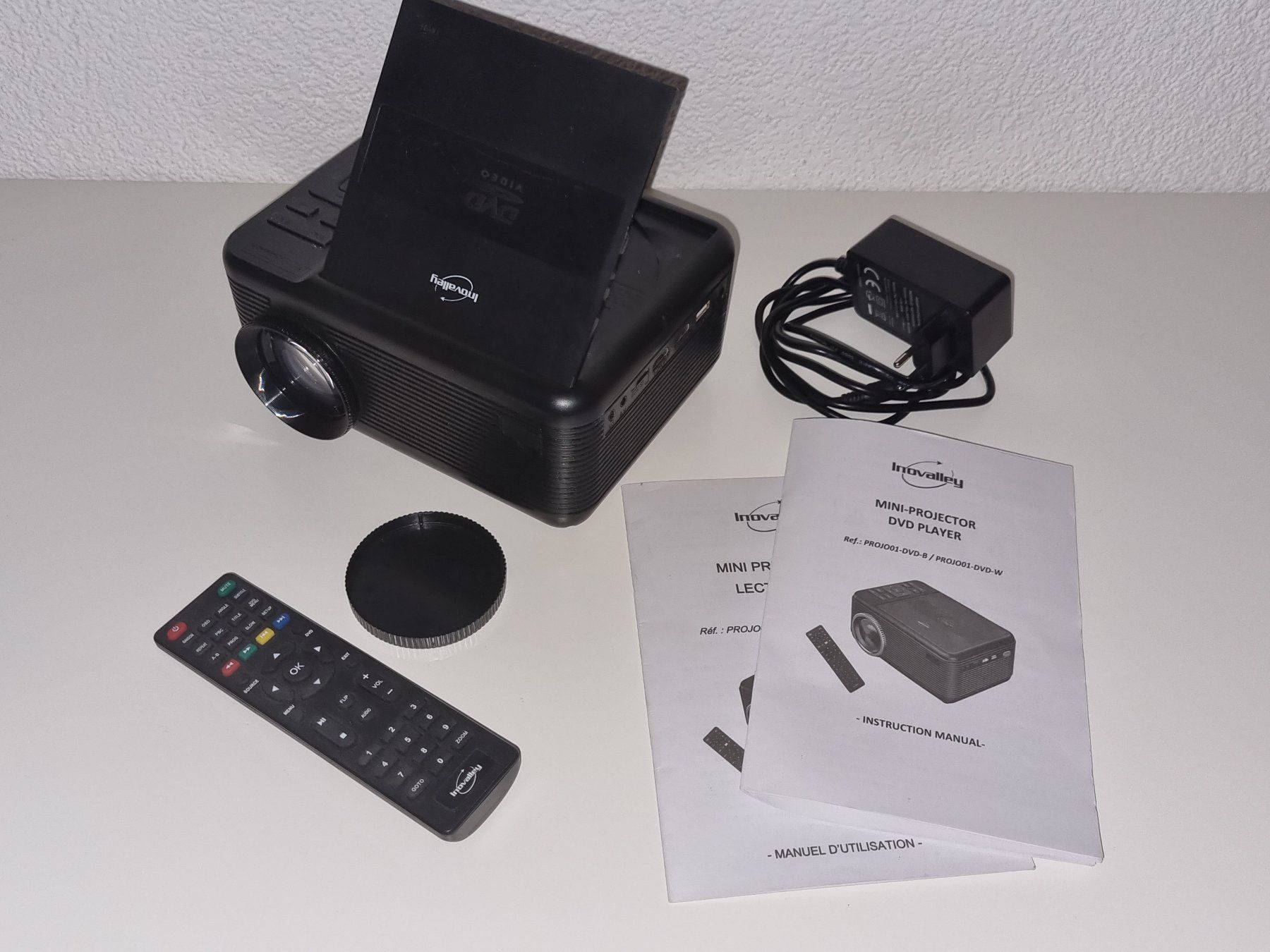 Proiettori: Mini-Projektor & DVD-Player – Usato da Ehrendingen venduto da Thomas_2