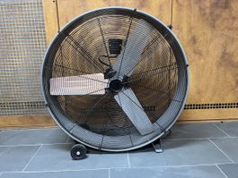 Industrieller Bodenventilator