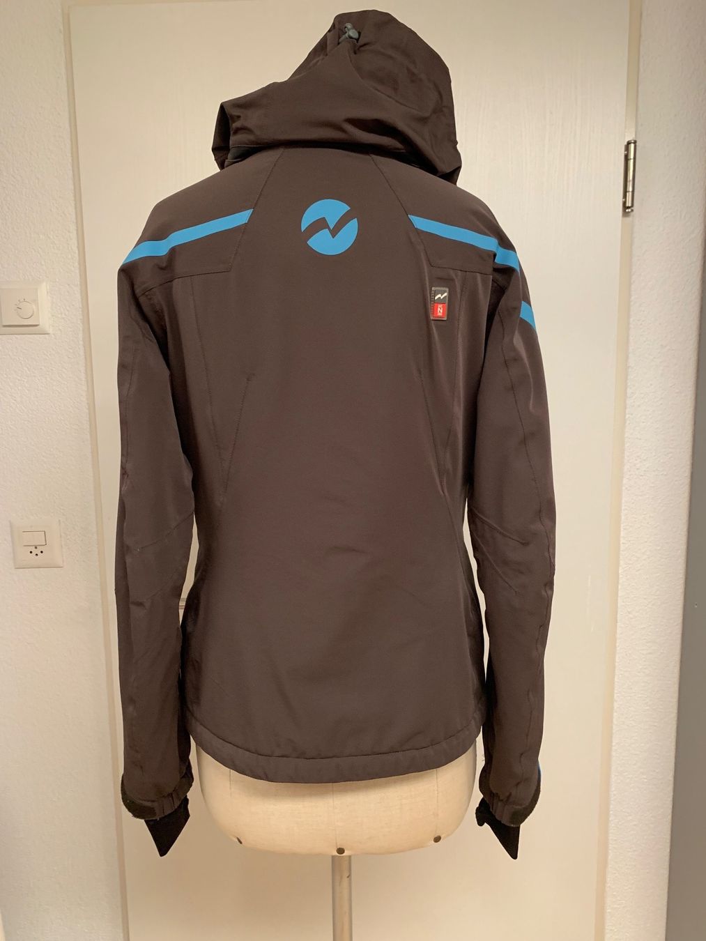Mountain Force Pantaloni: Skijacke Mountain Force Gr 36 – Usato da Oberweningen venduto da Jogi2 2