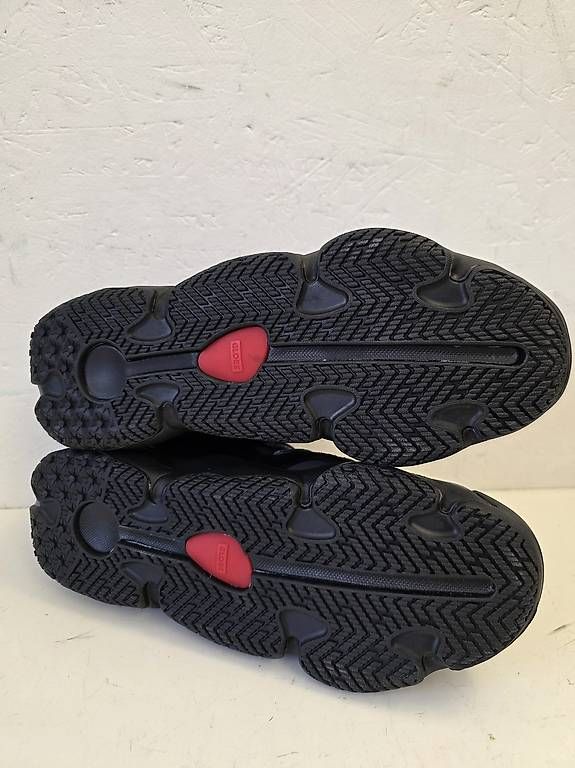 Herrenschuhe: Chaussures NEUVES Globe Option Evo, black, 42 – Neu und originalverpackt aus Sugiez von factorysportoutlet 1