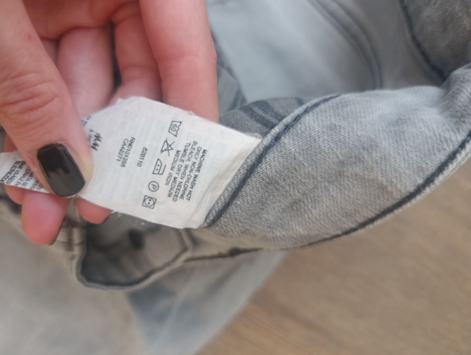 Jeans: Graue Skinny Jeans in Gr. 28 – Gebraucht aus Dietikon von iksan 2