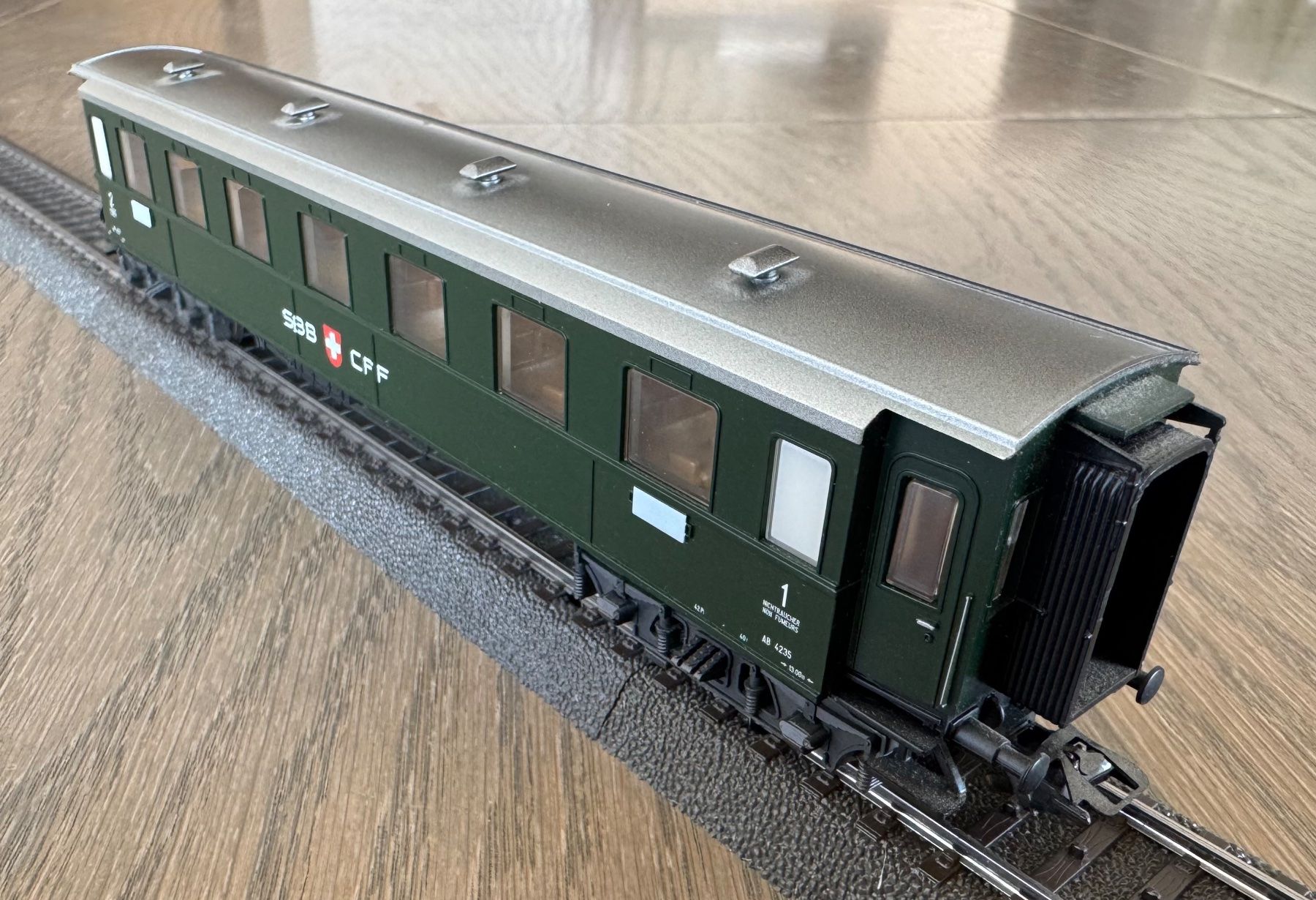 Märklin Modellini di ferrovie: SBB-Oldtimer-Personenwagen 1. / 2. Klasse; neu – Nuovo (secondo la descrizione) da St. Moritz venduto da Manu7500 3