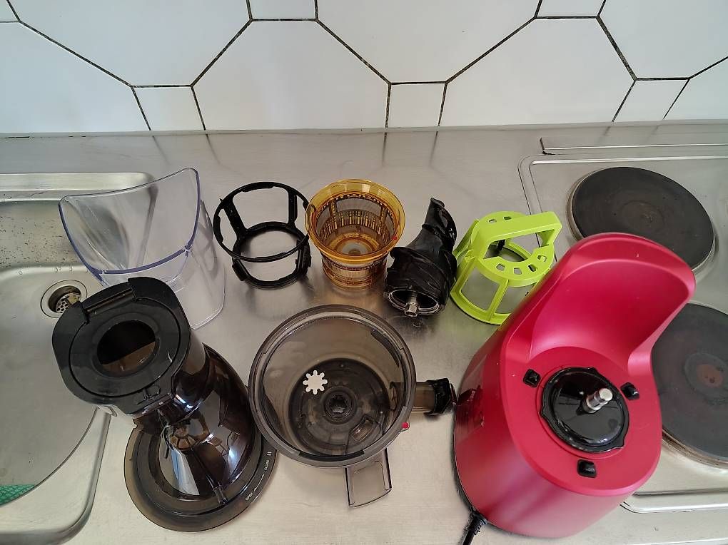 Küchengeräte: Kuvings - Extracteur de jus lent – Gebraucht aus Lausanne von lukaswelker 2
