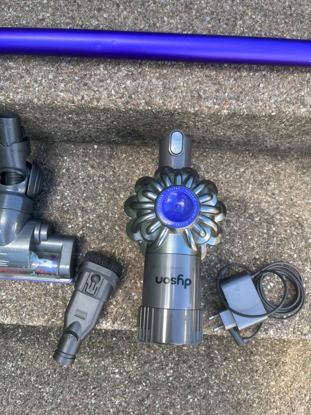 Dyson Aspirapolveri & Accessori: Dyson v6 trigger – Usato da Magden venduto da Hornet2 4