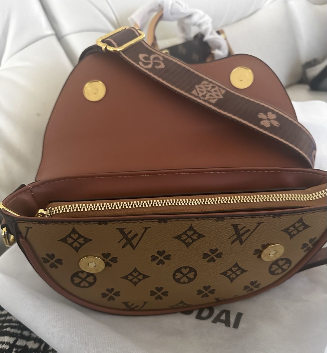 Borse da donna: Kleine Handtasche im Monogramm-Design . – Nuovo e nell'imballaggio originale da Neuenegg venduto da Kartel11 2