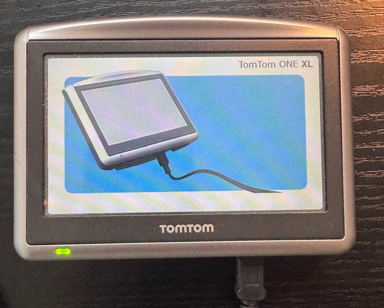 Tomtom Navigationsgeräte: 1 TomTom ONE XL Navigationsgerät gebraucht – Gebraucht aus Zürich von Policepatch
