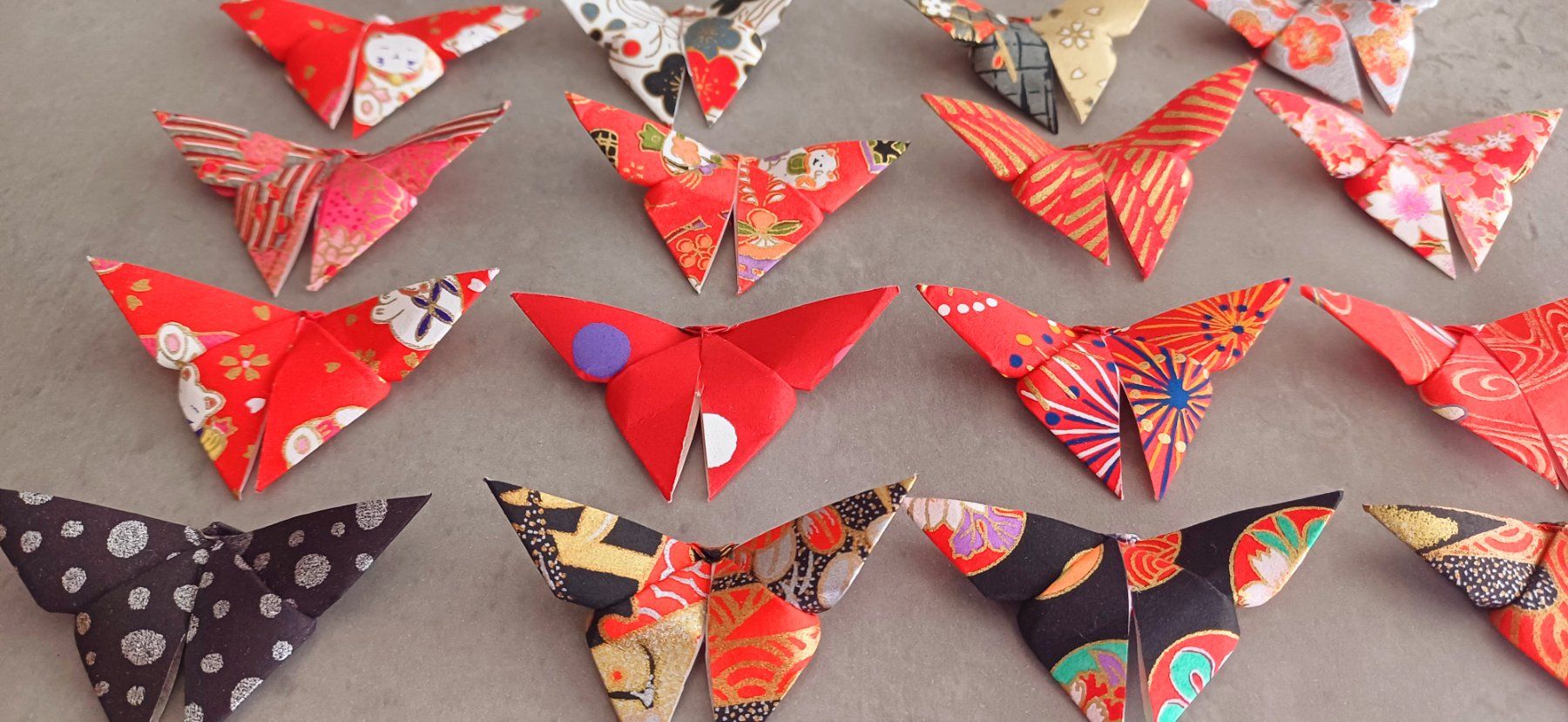 Tutte le decorazioni: 20 Origami Schmetterlinge - rot gold silber – Nuovo e nell'imballaggio originale da Zürich venduto da brifo64 1