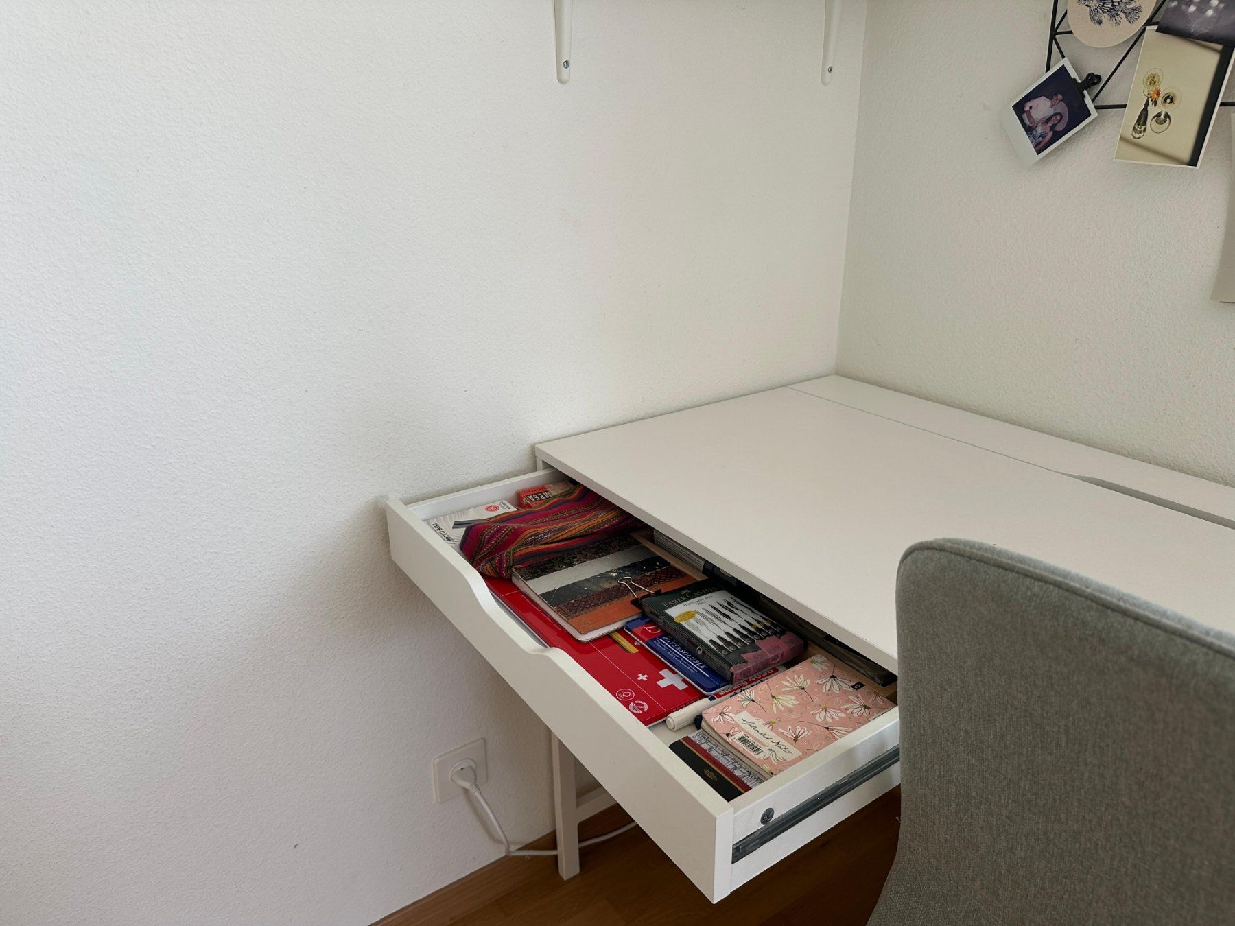 Ikea Scrivanie: Schreibtisch Alex mit Stuhl – Usato da Winterthur venduto da SchnuffelMaus99 2