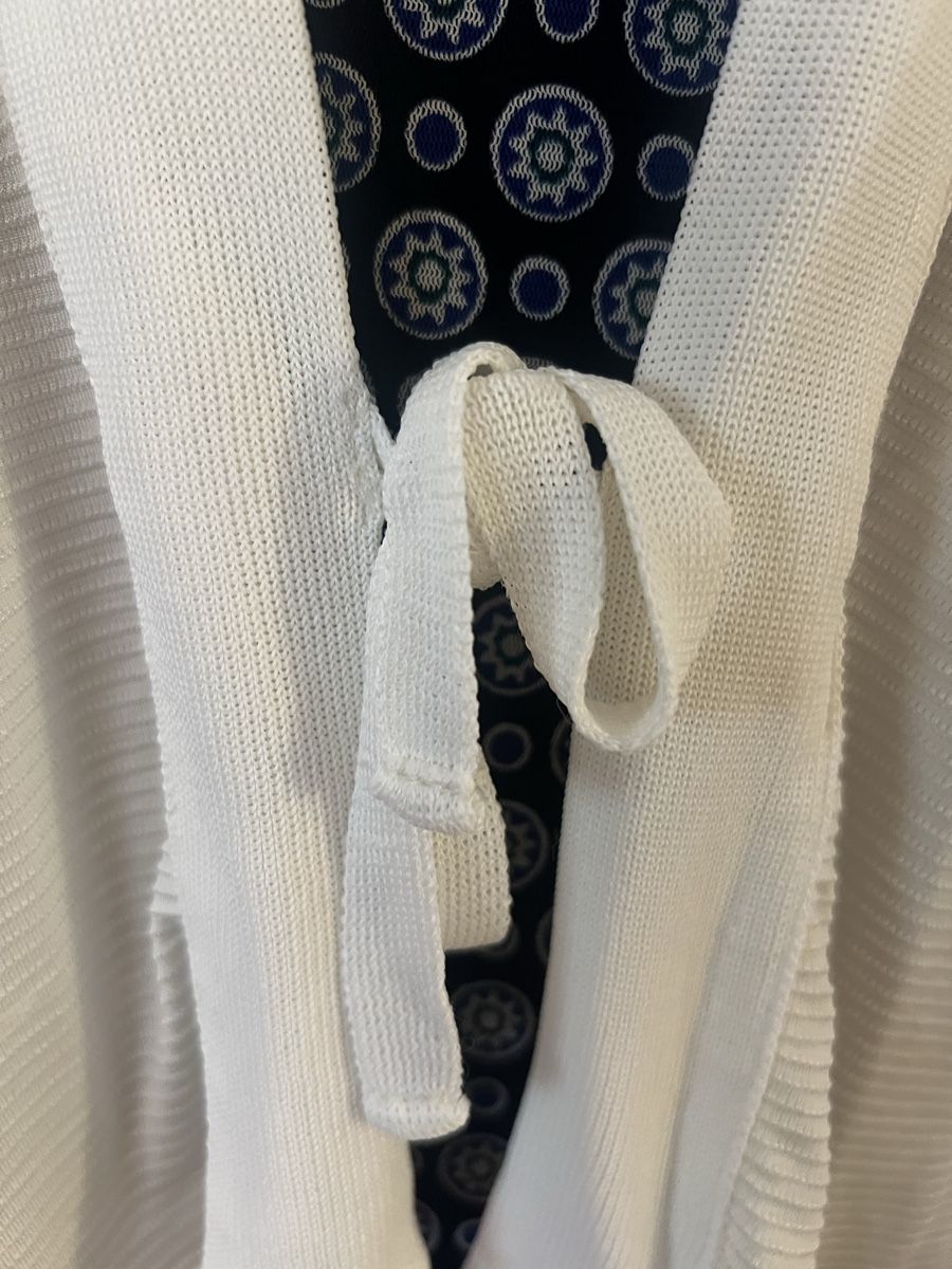 Massimo Dutti Tops: MASSIMO DUTTI Jaquette fluide à nouer - Comme neuf – Neuf (Voir description) à Neuchâtel par wyssku 1