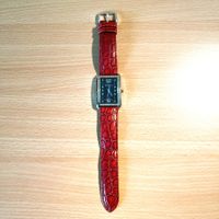 Elegante Damen Uhr von Yves Renaud