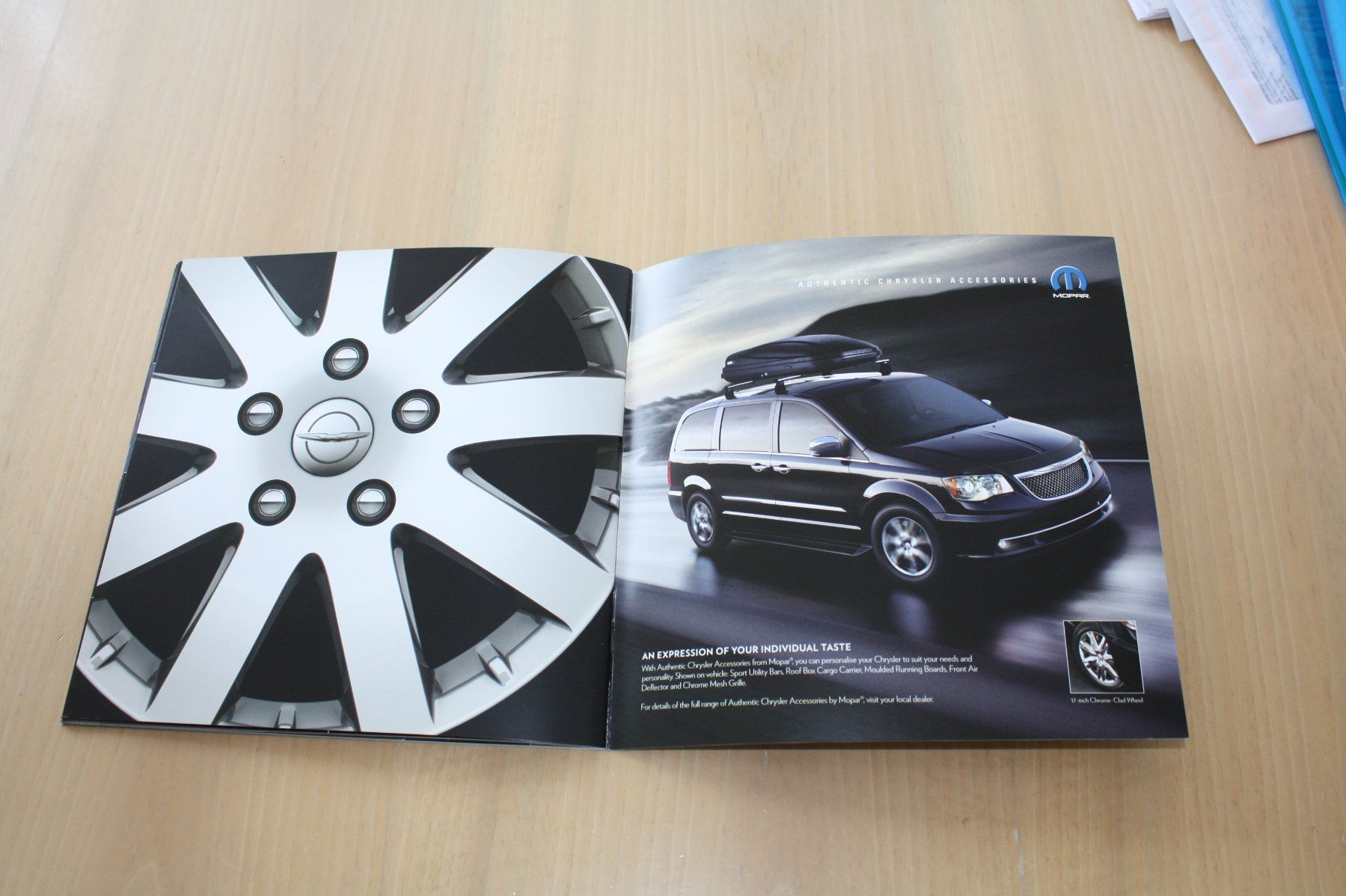 Chrysler Dokumente: Chrysler Grand Voyager Prospekt 2011 – Gebraucht aus Wikon von erwin400 9