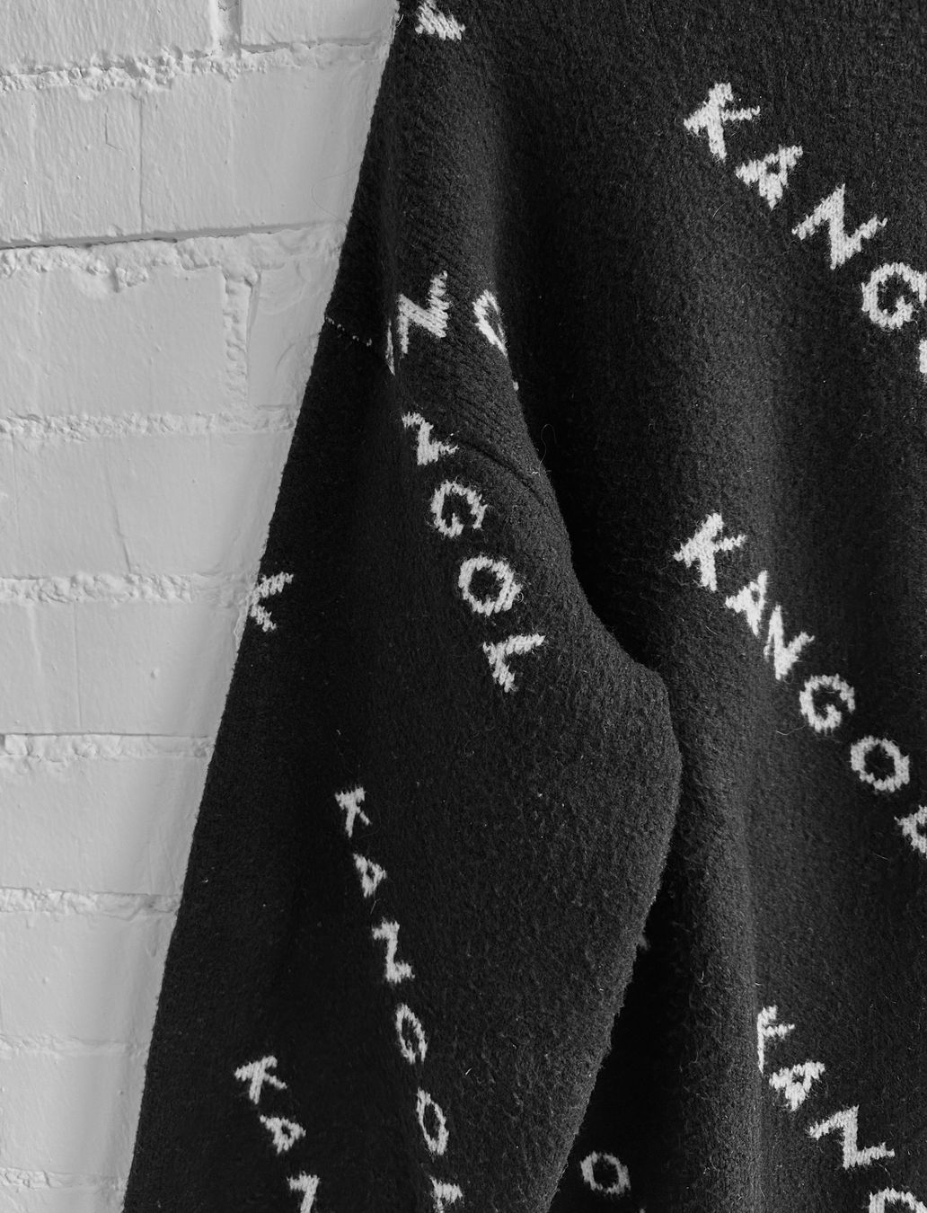 Maglioni & Felpe: Cooler schwarzer Pullover von Kangol x H&M – Usato da Bern venduto da Fraeuleinhonig 2