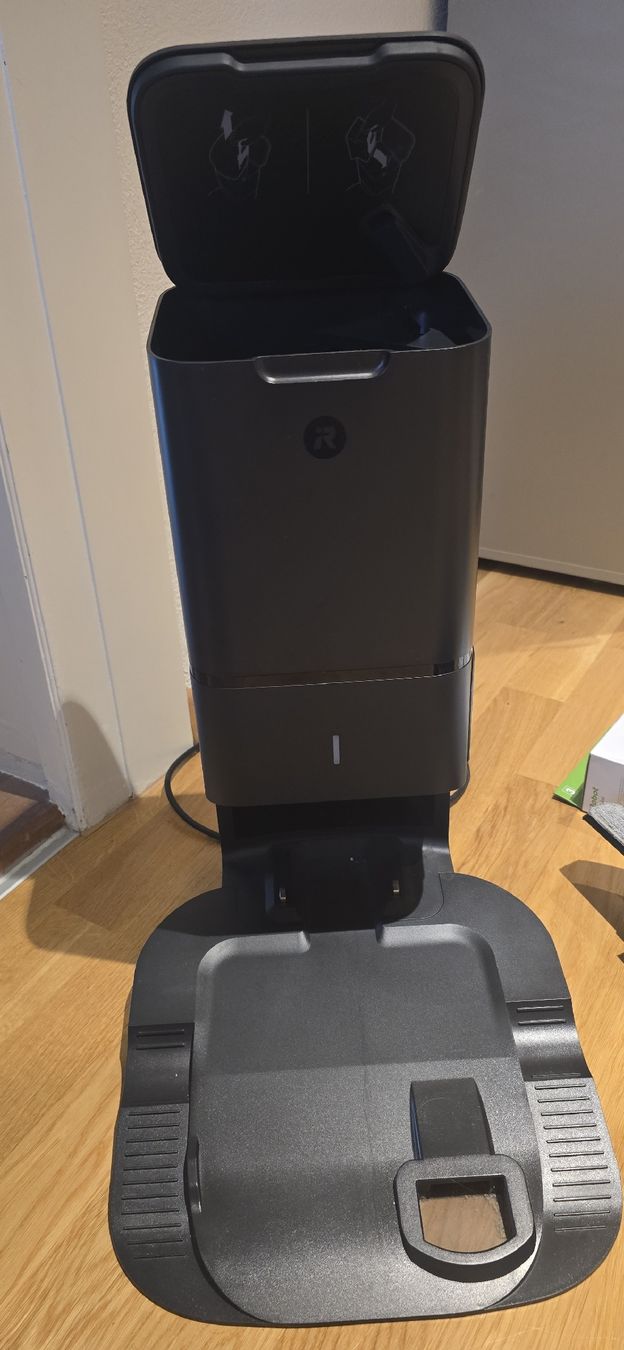 Irobot Aspirapolveri & Accessori: Roomba i8+ – Usato da Rikon im Tösstal venduto da pat_2mzp 3