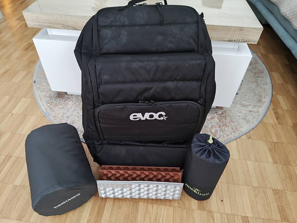 Cuscini: Camping-Set + Gratis Matte/Sitzkissen  – Usato da Basel venduto da jetonibasel 4
