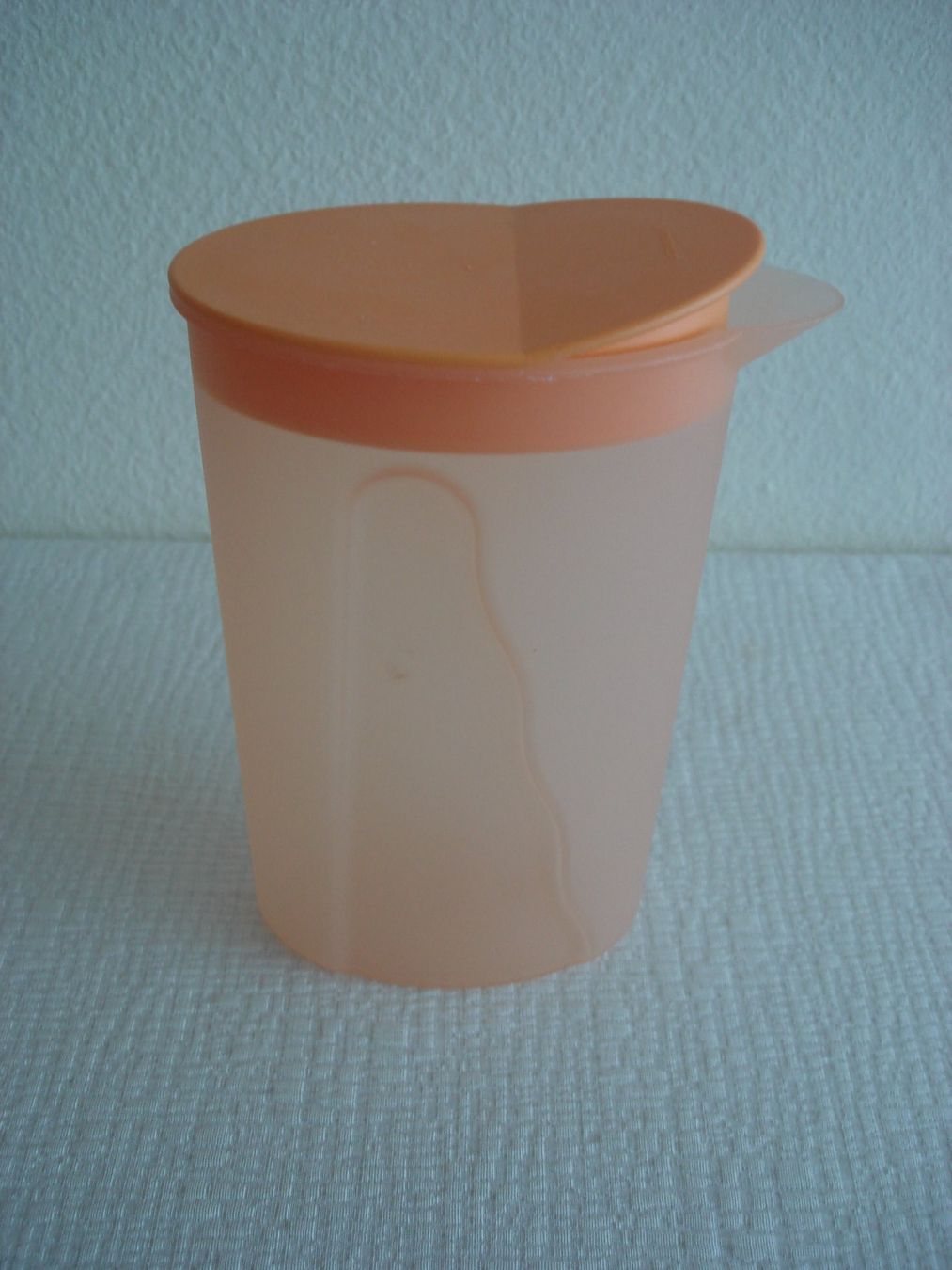 Tupperware Behälter & Ähnliches: Tupperware Schüttelbecher & 1 Lt. Krug – Gebraucht aus Regensdorf von anna059 1