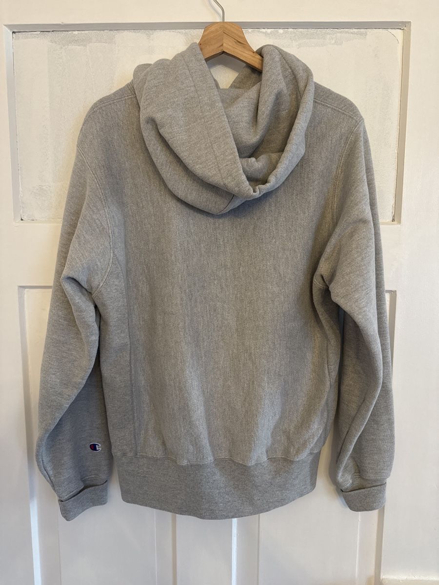 Champion Maglioni & Felpe: Champion Reverse Weave Kapuzenpullover grau Grösse S – Usato da Zürich venduto da strickliesel1996 1