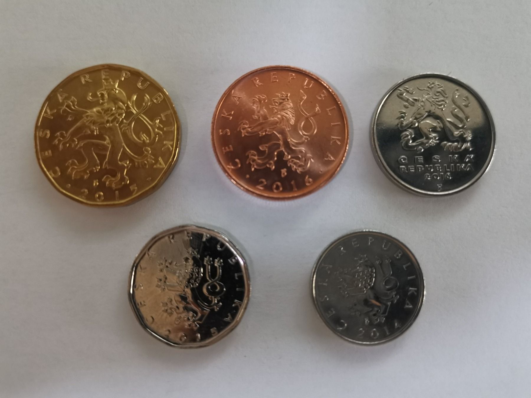 Tutti le monete: Ceska Republika 5 Piece 2014/16 Occasion – Usato da Cousset venduto da Patricio77