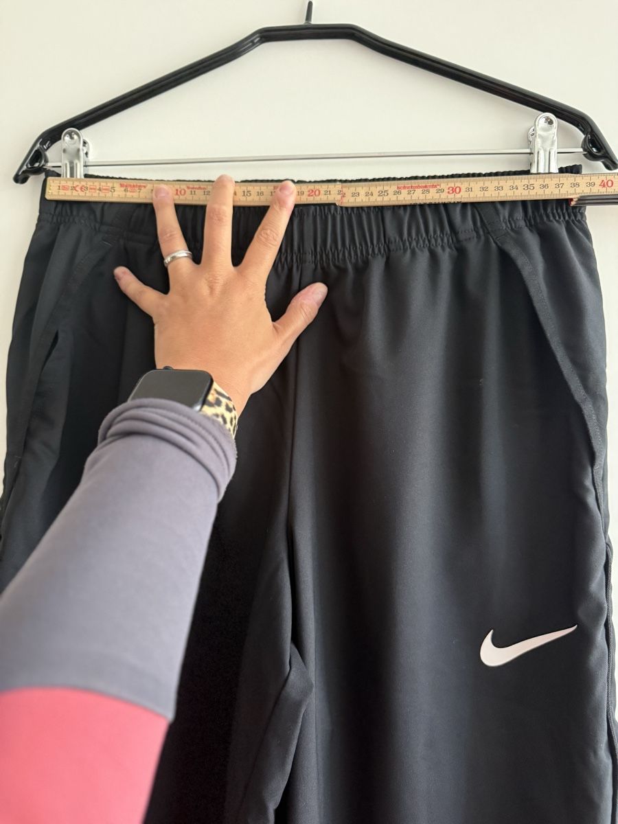 Nike Pantaloni: Nike Sporthosen – Usato da Buchs AG venduto da MiWeFe17 2