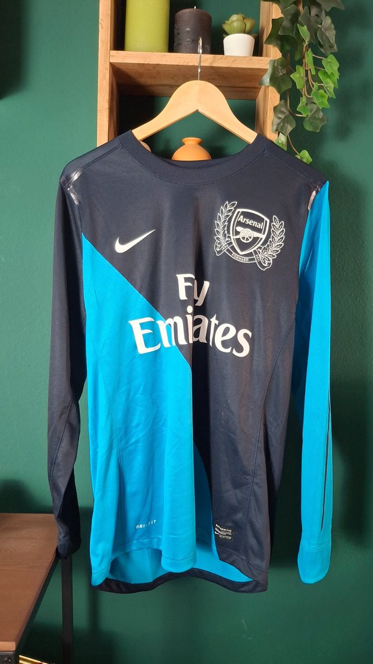 Arsenal Canottiere & Pantaloni: Arsenal 2011 2012 player version Nike – Difettoso da Yverdon-les-Bains venduto da flo_8fgr