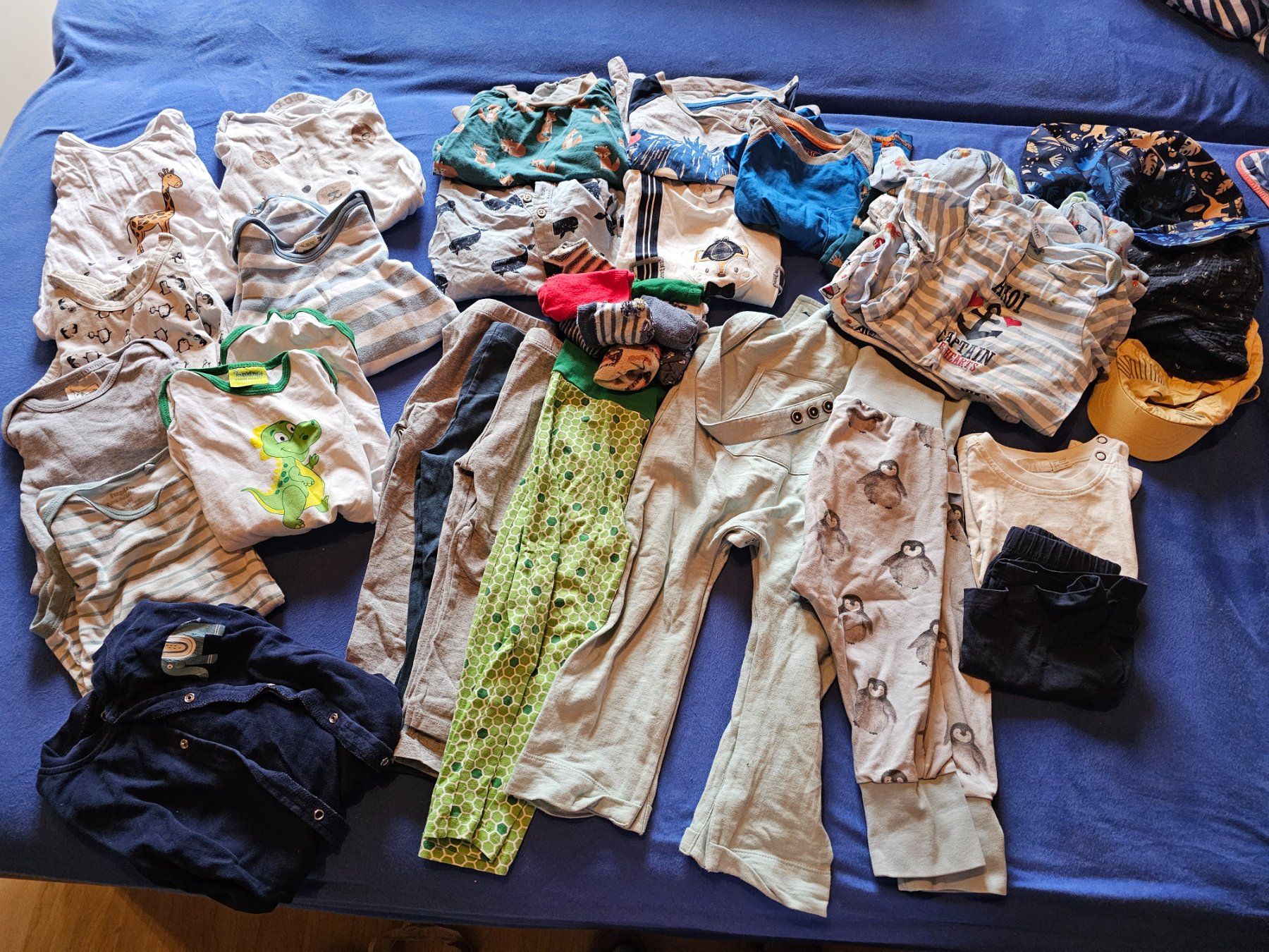 Lotti & Set di vestiti: Kleiderpaket Kinder 86/92 – Usato da Frauenkappelen venduto da Iceman