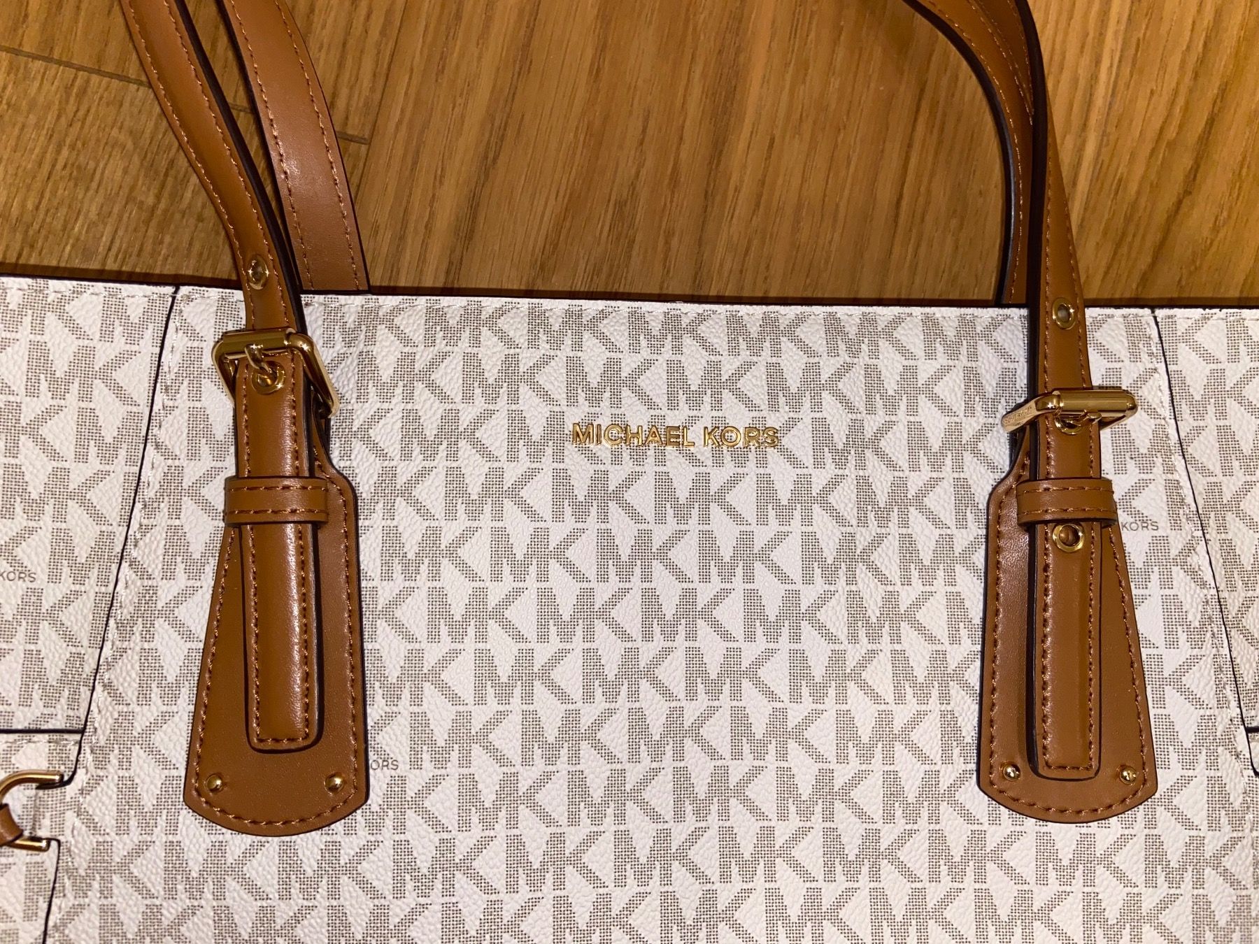 Michael Kors Borse da donna: Michael Kors Tasche – Nuovo (secondo la descrizione) da Basel venduto da sop_h98w 1