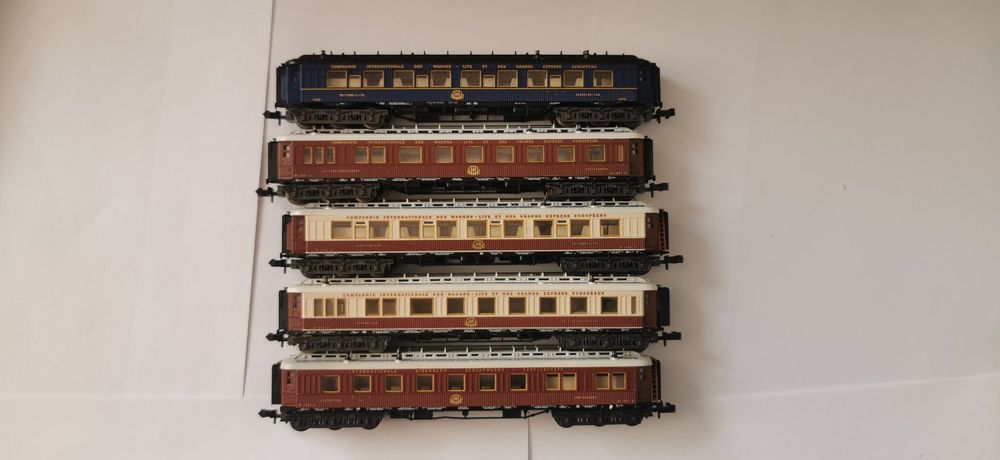 LOT DE 5 Voitures anciennes au 1:43ème, Dinky Toys, Corgi Toys, à