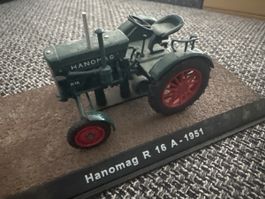 MODELLTRAKTOR 1:32 Neu auf Kunststoff Sockel ab 9.-