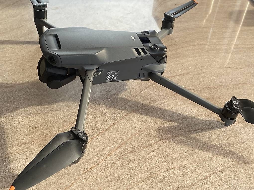 DJI Caméscopes: DJI Mavic 3 classic Drone (sans télécommande) – D'occasion à Sion par man_h2yn 4