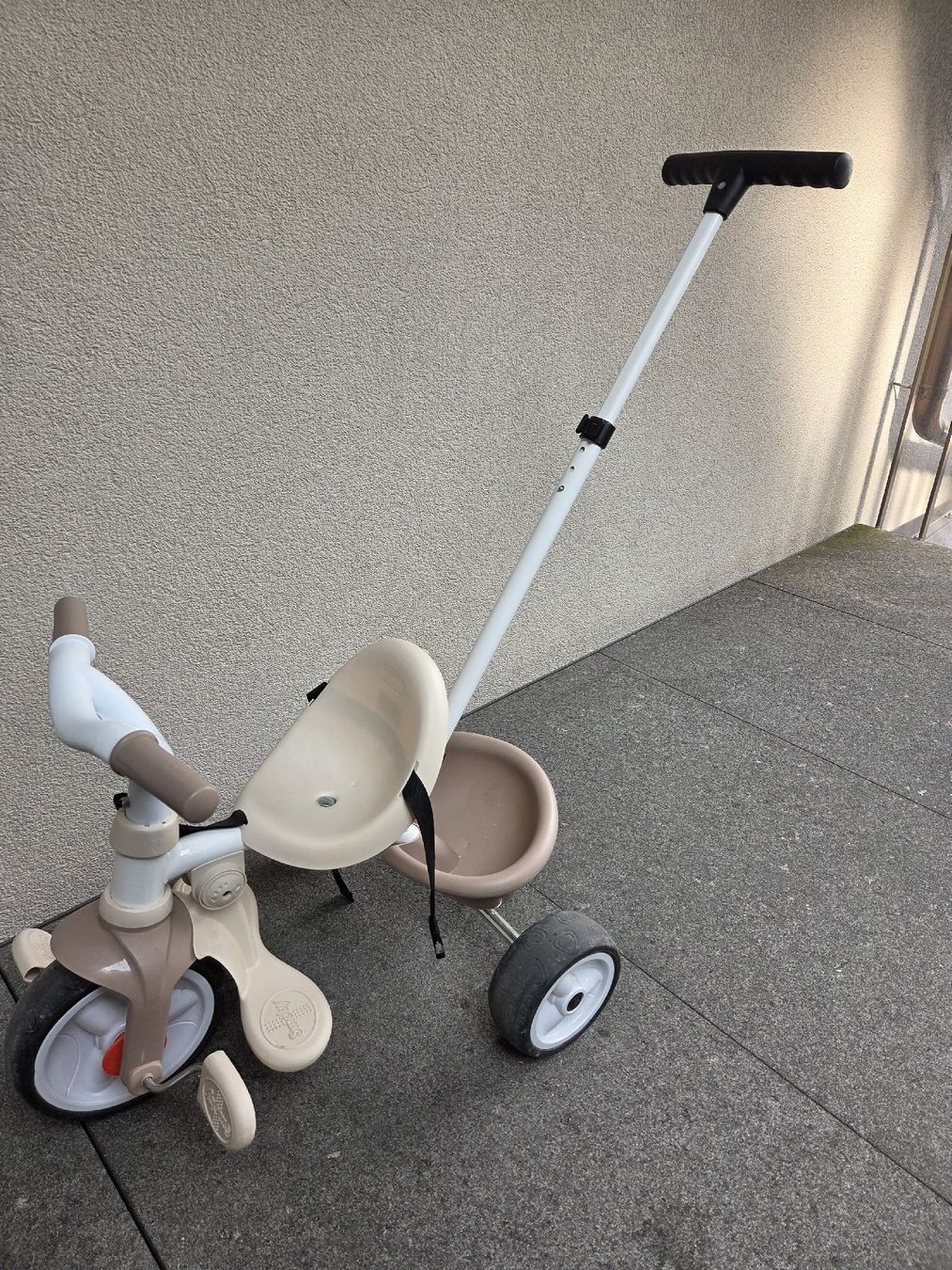 Smoby Veicoli per bambini: Dreirad mit Schiebestange, Top Zustand, beige – Nuovo (secondo la descrizione) da Unterseen venduto da cla_jp5m 2