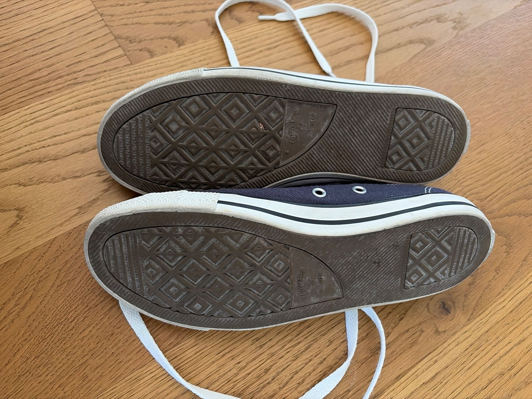 Converse Scarpe da donna: Converse Chuck Taylor All Star – Nuovo (secondo la descrizione) da Malters venduto da sbu_ql27 3