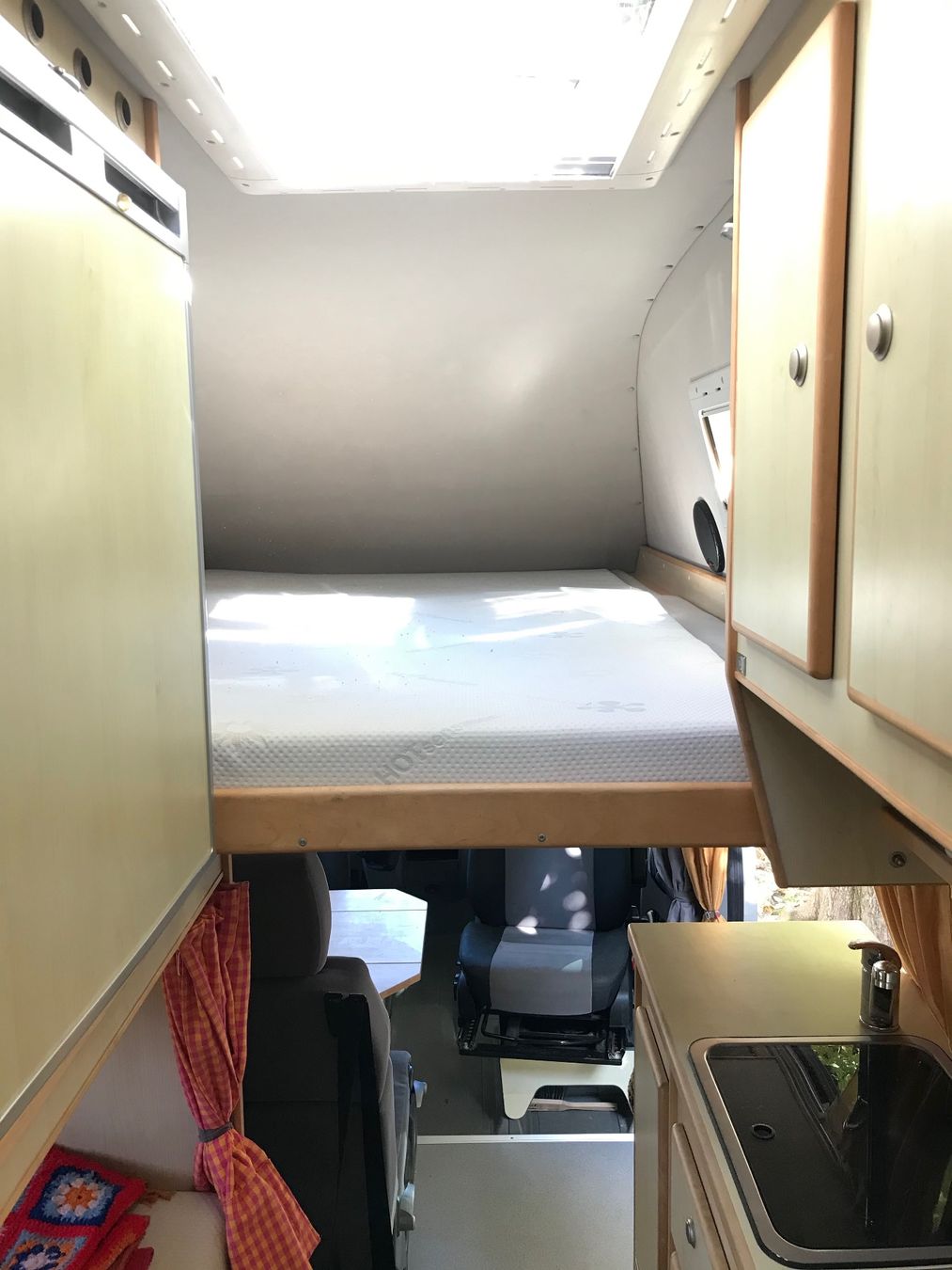 Cs-Reisemobile Veicoli da campeggio: Mercedes Sprinter, Vermietung für ein Wochenende oder länger – Usato da Zürich venduto da polarex 2