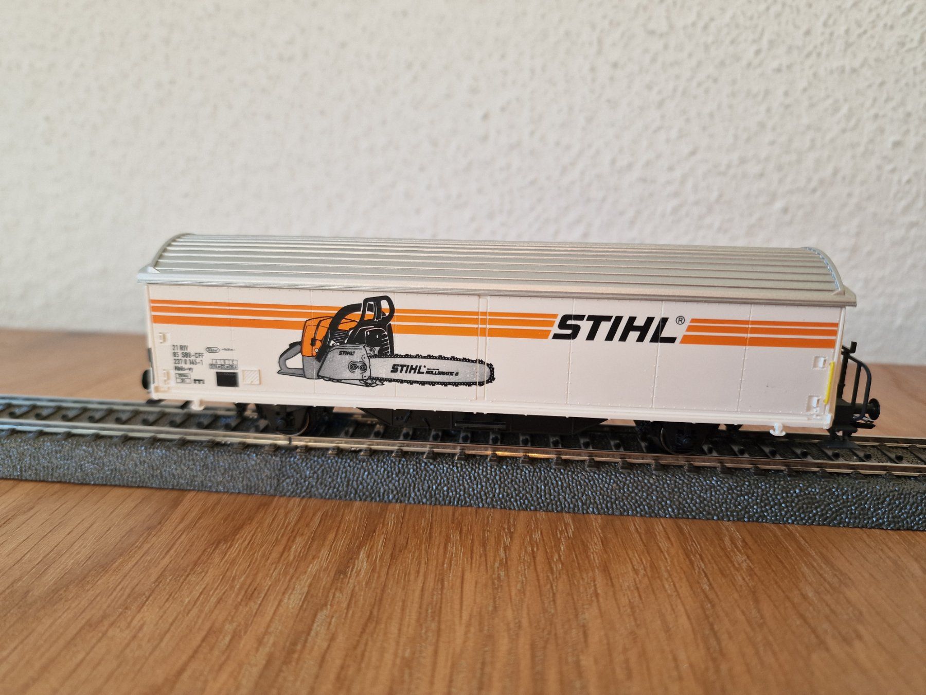 Märklin Modellini di ferrovie: SBB Stihl Güterwagen H0 – Usato da Matten b. Interlaken venduto da lor_hr9w 1
