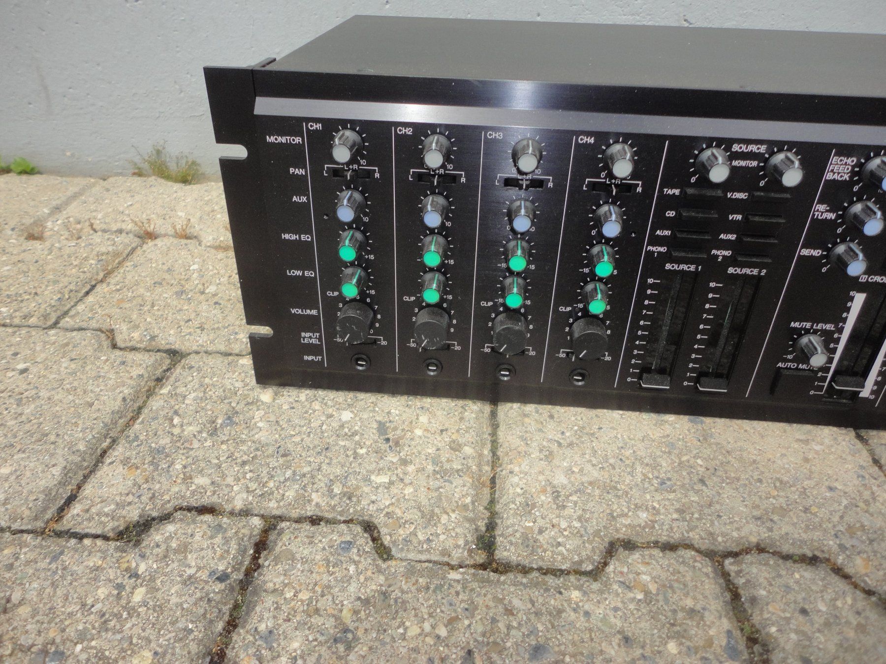 Yamaha Console di mixaggio: Yamaha MV 422 console de mixage – Usato da Morges venduto da toutoccaz 1