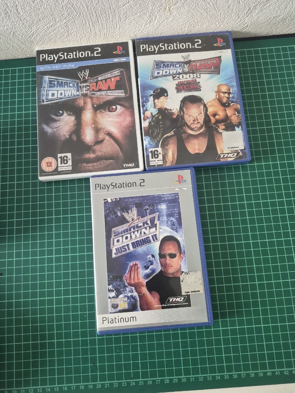 Sony Giochi: Playstation 2 WWE Games 3 Pack  – Usato da Meyrin venduto da Retro-GZ
