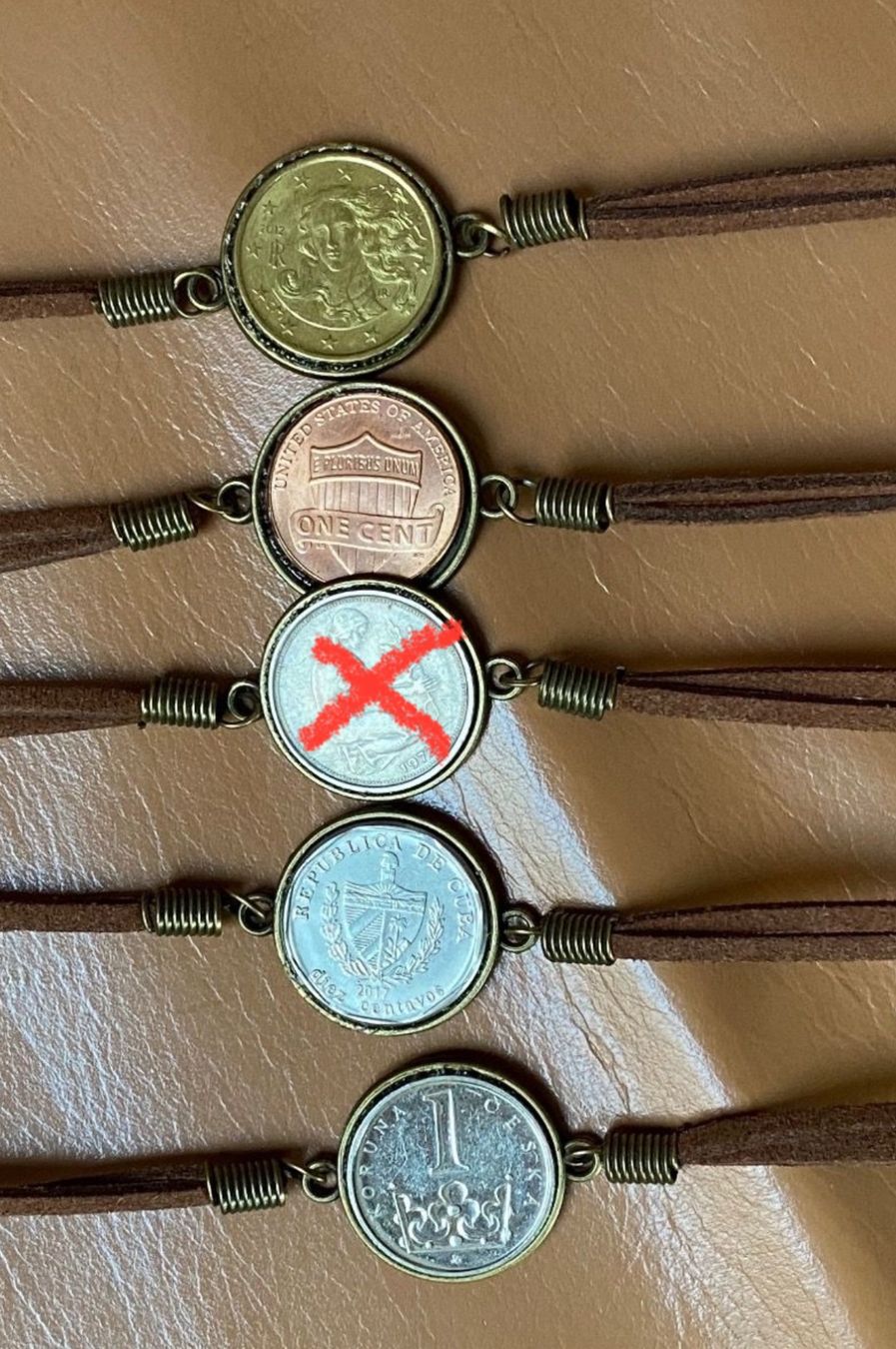 Armbänder & -reifen: Leder Armkette mit Münze NEU – Neu und originalverpackt aus Basel von Chili007 1