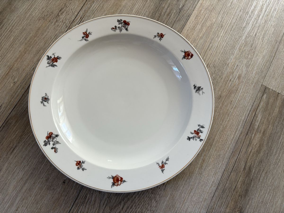Piatti: Platte- Teller- assiette de présentation - Langenthal 30cm – Usato da Zweisimmen venduto da Domii 1