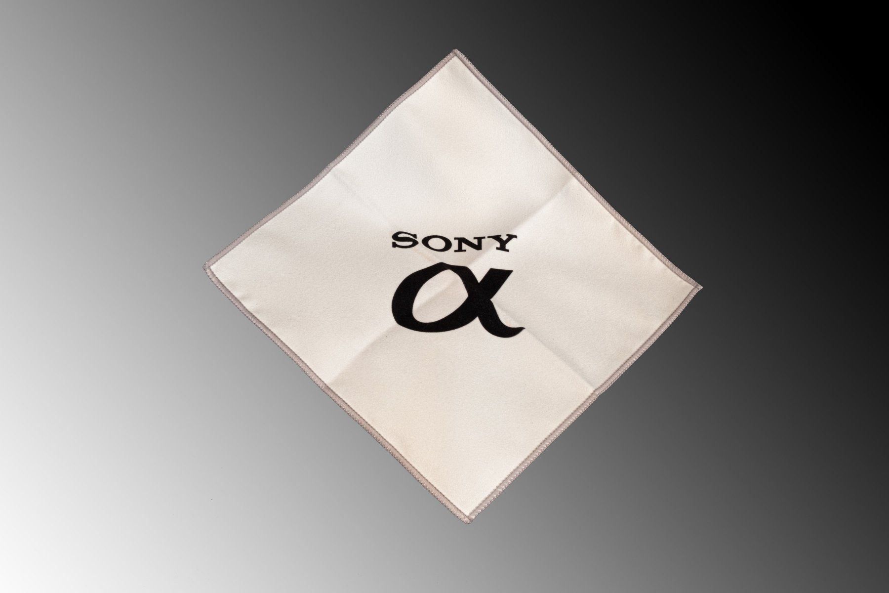 Badetücher: Sony "Alpha" Mikrofaser-Tuch weiss – Neu und originalverpackt aus Niederurnen von mowgli_1963