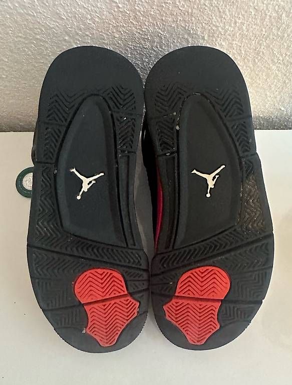 Jordan Scarpe da uomo: ORIGINAL! JORDAN 4 Retro Red Thunder. Gr. 40.5.Porto gratis! – Usato da Flawil venduto da mar_9chb 4