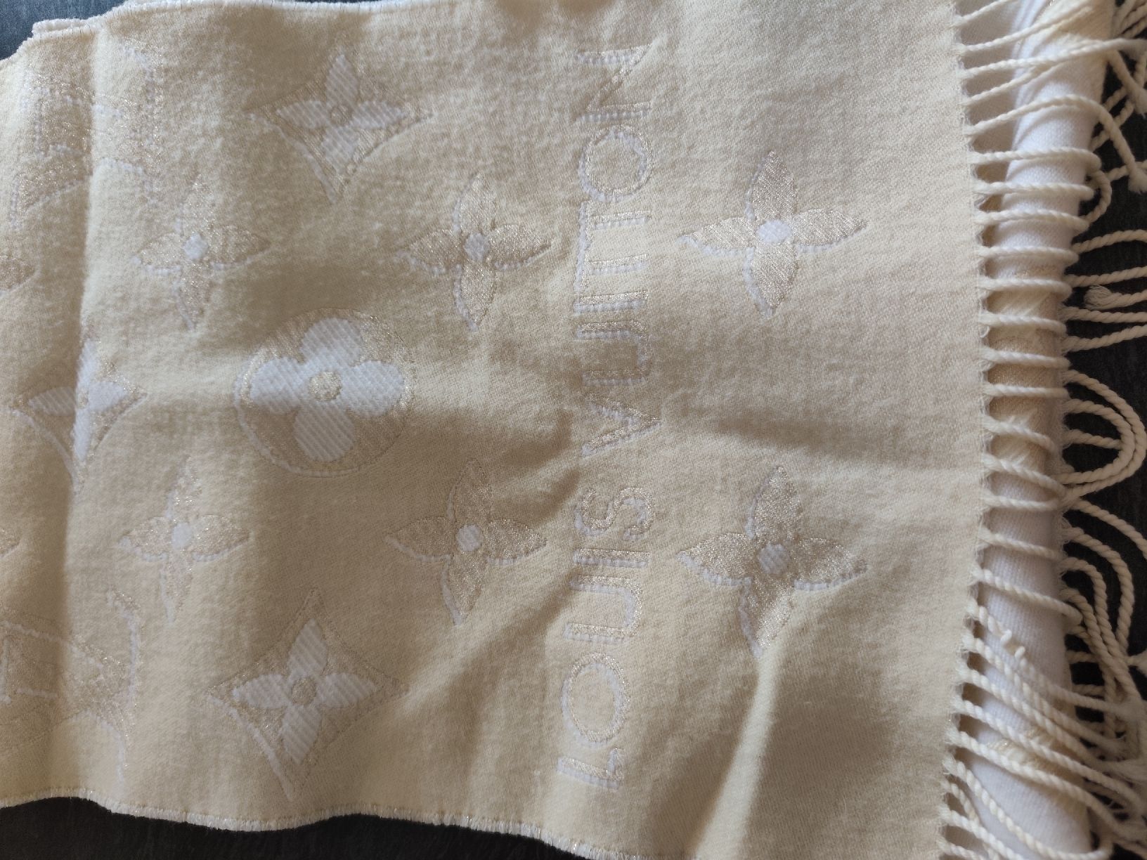 Louis Vuitton Foulards & écharpes: Louis Vuitton Écharpe  – Neuf (Voir description) à Martigny par Vintage-23 7