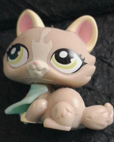 Littlest Pet Shop Giocattoli: Littlest Pet Shop Gattino Beige con Sciarpa - Ottimo Stato – Usato da Carena venduto da bdi_dz9m