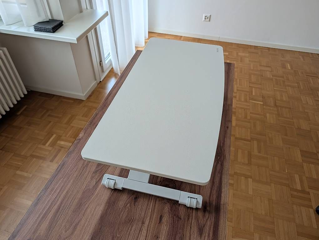 Tische: Sopratavola regolabile in altezza  – Gebraucht aus Baar von veron_ica 1