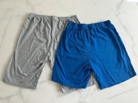2 Kinder Shorts Grösse:146/152