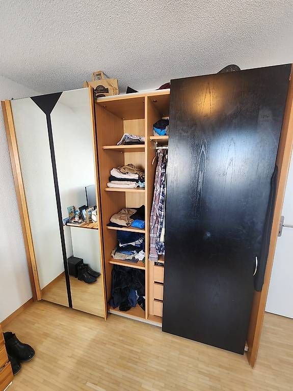 Armadi: Holz Kleiderschrank – Usato da Wallisellen venduto da cmc_jf2q