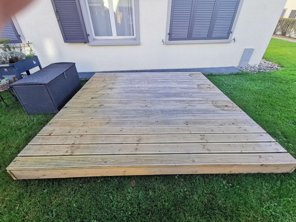Holzpodest 300x300x18 cm mit verstellbaren Füssen Kaufen auf Ricardo