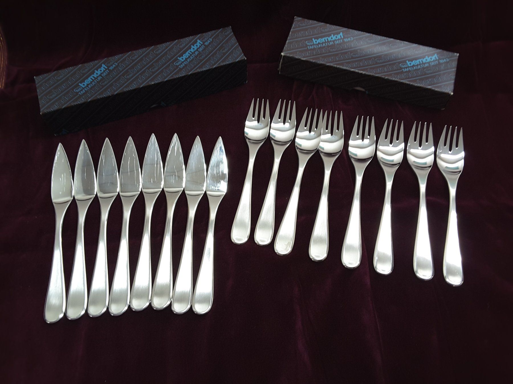 Berndorf Set di posate: Fischbesteck "nicro" mit je 8 Messer/Gabeln der Fa. Berndorf – Usato da Eschenbach SG venduto da Uzni 1
