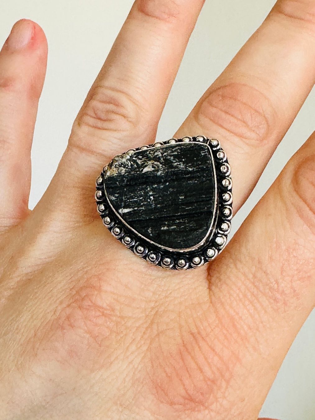 Anelli: Black Tourmaline ring size 58 (18) – Nuovo e nell'imballaggio originale da Genève venduto da AWWA 7