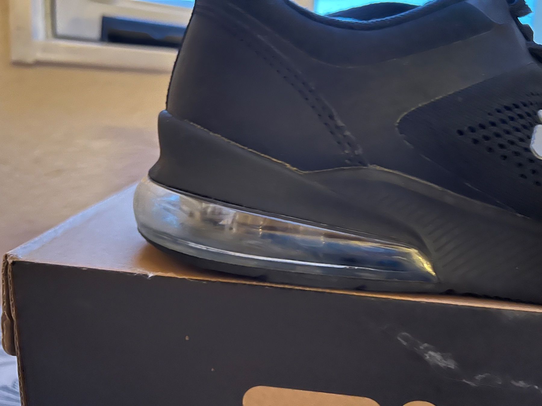 Fila Scarpe da uomo: Chaussure Fila 43 – Usato da Savagnier venduto da Pivovar2 1