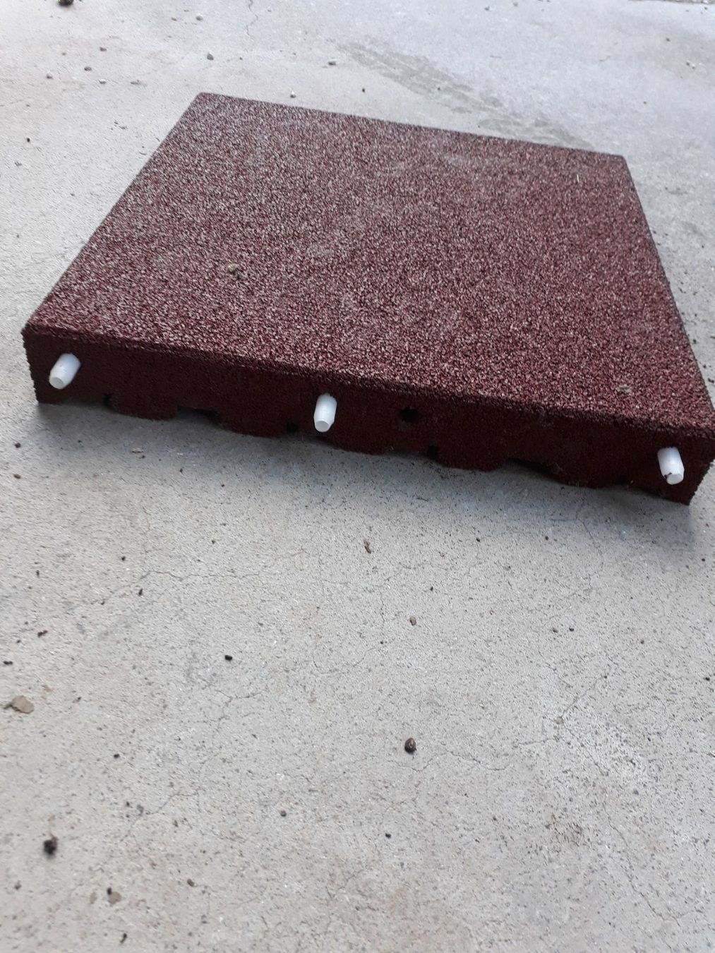Bodenbeläge: Fallschutzplatten 50x50x7 cm, 10 mq – Neu (gemäss Beschreibung) aus Zeiningen von Locke1 2